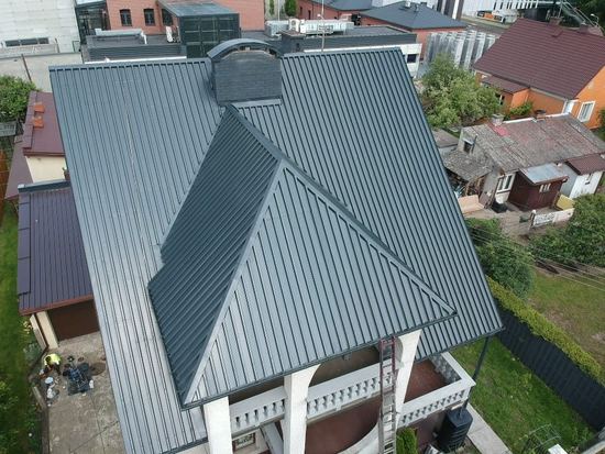 Dach na rąbek stojący, grafitowy - widok z góry