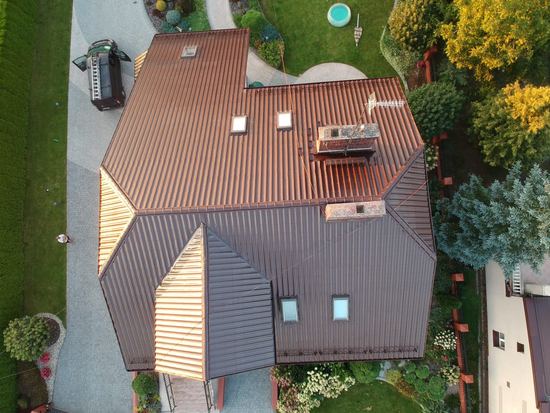 Dach z blachodachówki, duża realizacja